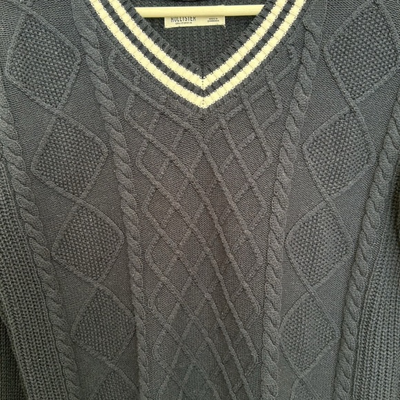 HOLLISTER | Classic Preppy Navy V-Neck Sweater with Stripes - Picture 3 of 6